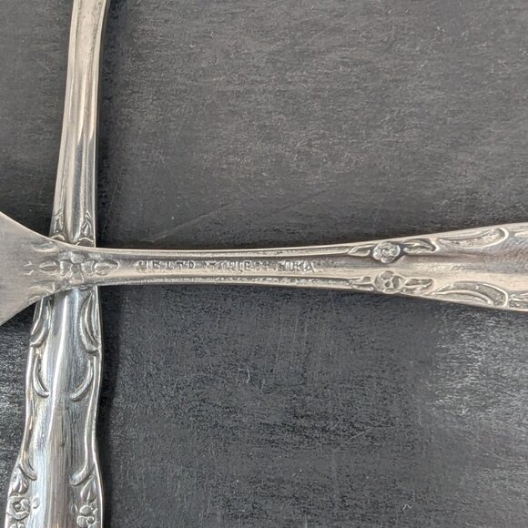 Hanford Forge Stainless Steel Dinner Forks Floral Design Set of 4 - Picture 10 of 11